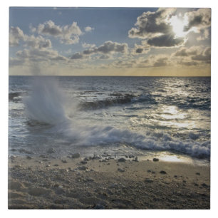 Karibisches Meer, Kaimaninseln.  Wellen Fliese