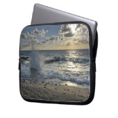 Karibisches Meer, Kaimaninseln. Wellen Laptopschutzhülle (Vorderseite Links)