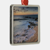 Karibisches Meer, Kaimaninseln. Wellen Ornament Aus Metall (Rechts)