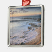 Karibisches Meer, Kaimaninseln. Wellen Ornament Aus Metall (Links)