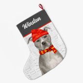 Kariert mit einem Graupitbull und dem Namen des Hu Großer Weihnachtsstrumpf (Rückseite (Hängend))