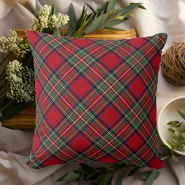 Kariert Rustic Red Green Classic Stewart Tartan Kissen (Rustic Red Green Plaid Stewart Tartan Throw Pillow)