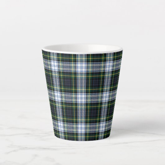 Kariert Rustikales Tartan Clan Gordon Elegant Milchtasse (Vorderseite)