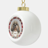 Kariert Shih Tzu Pet Foto Vater Mama Weihnachtsfei Keramik Kugel-Ornament (Rechts)