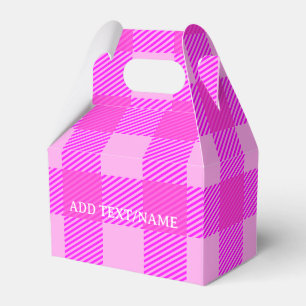 Karierte Druckausgabe in rosa Geschenkschachtel
