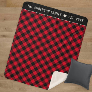 Karierte Familienmonogramm aus rotem und schwarzem Sherpadecke