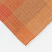 Karierte Fleeceflatte mit kleinem Monogramm Fleecedecke (Ecke)