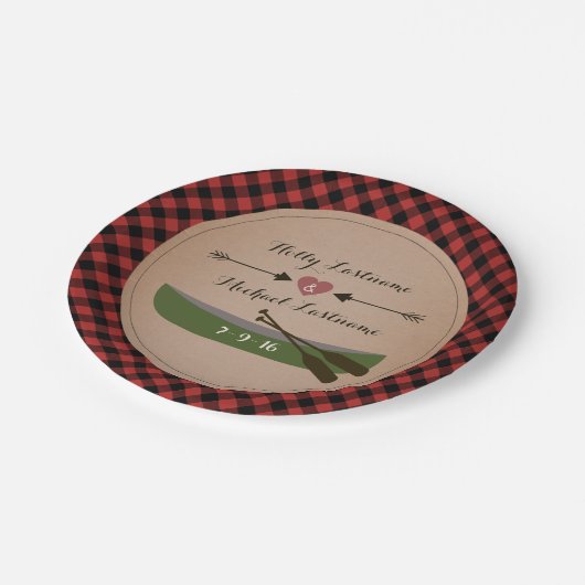 Karierte Kanufahrt + Pfeile Rustikale Hochzeit Pappteller (Schrägansicht)