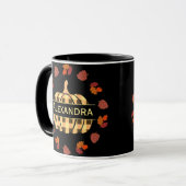 Karierte Kürbis und Herbstlaub Tasse (Vorderseite Links)