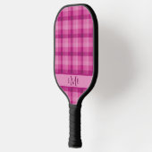 Karierte Monogramm-Initialen in Rosa Pickleball Schläger (Links)