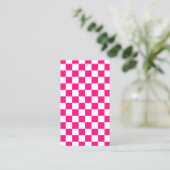 Karierte Quadrate Hot Pink Weiße Geometrische Retr Visitenkarte (Stehend Vorderseite)