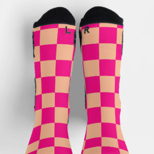 Karierte Quadrate Pfirsich heißes Rosa geometrisch Socken