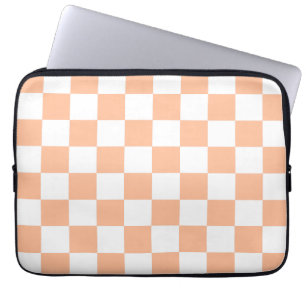 Karierte Quadrate Pfirsich Orange Weiß geometrisch Laptopschutzhülle