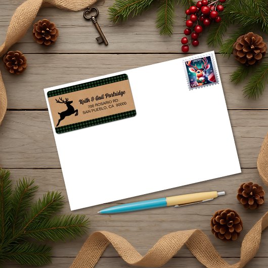 Karierte Rentierweihnachtscreme in Grün und Schwar Adressaufkleber