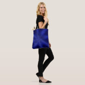 Karierte Textilien in Blau und Schwarz Tasche (Am Model)