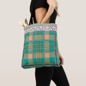 Karierte und spitzengrüne und pfirsichgrüne Tasche (Von Nahem)