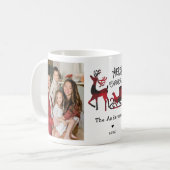 Karierter Rentier mit Sled Frohe Weihnachtsfest Fo Kaffeetasse (Vorderseite Links)