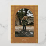 Karierter Rost Terracotta Gold Folien Feiertagskarte<br><div class="desc">Ein klassisches kariertes Design mit einer modernen Drehung. Goldfolie auf einem rust-terracotta-Hintergrund gestanzt. Jahr bearbeiten,  Gruß,  Familienname,  Lieblingsbild,  und eine zusätzliche Nachricht auf der Rückseite,  um Ihr Jahr in der Überprüfung,  aber dass Sie löschen können.</div>