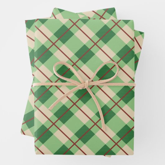 Karierter roter und grüner Karton Geschenkpapier Set (Beispiel)