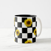 Karierter u. Sonnenblume-Schwarzweiss-Druck Zweifarbige Tasse (VorderseiteRechts)