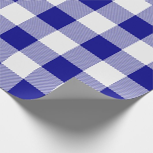 Kariertes Blue und White Buffalo Geschenkpapier (Ecke)