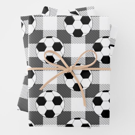 Kariertes Fußball-Muster in Schwarz-weiß und grau Geschenkpapier Set (Beispiel)