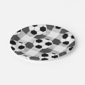 Kariertes Fußball-Muster in Schwarz-weiß und grau Pappteller (Schrägansicht)
