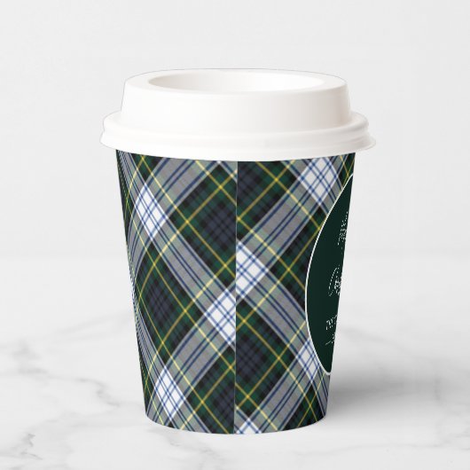 Kariertes grünes Skript Rustikaler Clan Gordon Tar Pappbecher (Rechts)