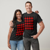 Kariertes Muster aus schwarzem und rotem Tartan Bu T-Shirt (Unisex)