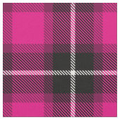 Kariertes Muster aus schwarzrosa Tartan Stoff (Nahaufnahme)