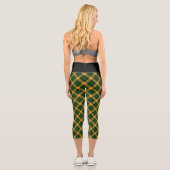 Kariertes Muster des grünen Gelbtartan-Raute Capri Leggings (Rückseite)