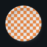 Kariertes Orange und weiß Pappteller<br><div class="desc">Abstrakte digitale Kunst der orange und weißen Quadrate in einer checkered Bildung.</div>