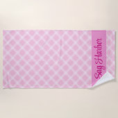 Kariertes rosa Badetuch mit Personalisiertem Text (Vorderseite)