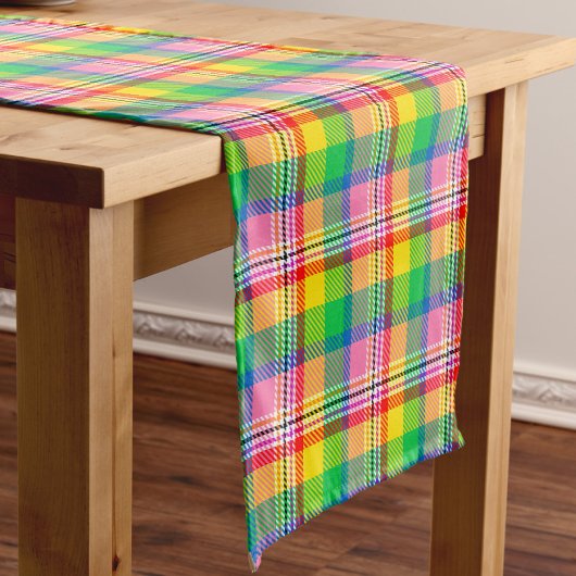 Kariertes rosa Gelbtartan-Design Kurzer Tischläufer