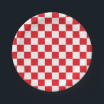 Kariertes Rotes und weiß Pappteller<br><div class="desc">Abstrakte digitale Kunst der roten und weißen Quadrate in einer checkered Bildung.</div>