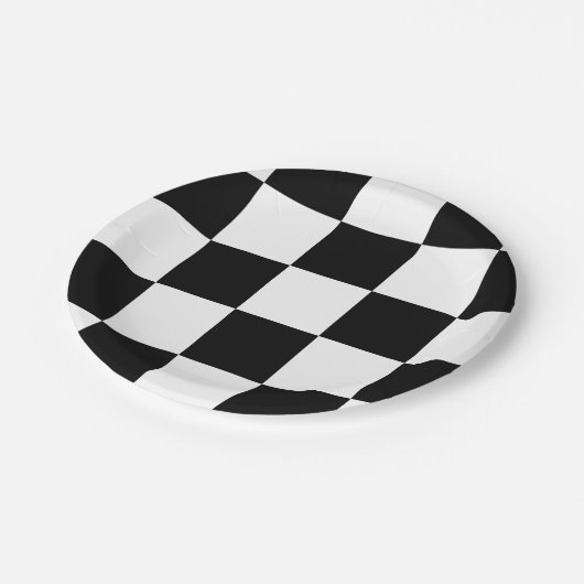 Kariertes Schwarzweiss-Muster Pappteller (Schrägansicht)
