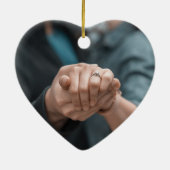 Kariertes Verlobtes grünes Foto Keramik Ornament (Hinten)