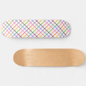 Kariertes Windows-Design mit weißem Hintergrund Skateboard (Horizontal)