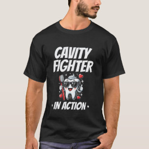 Karieskämpfer in Aktion Zahnarzt Zahnmedizin T-Shirt