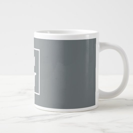 Karkohle Gray White Gerahmt Initial Monogram Jumbo-Tasse (Rechts)