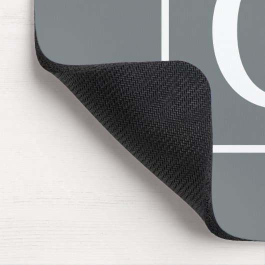 Karkohle Gray White Gerahmt Initial Monogram Mousepad (Ecke)