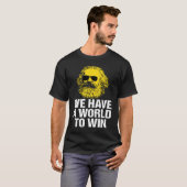 Karl Marx Sozialistin Meme Politisch T-Shirt (Vorne ganz)