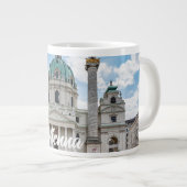 Karlskirche in Wien, Österreich Jumbo-Tasse (Vorderseite Rechts)