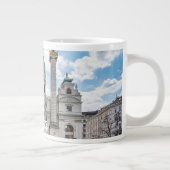 Karlskirche in Wien, Österreich Jumbo-Tasse (Rechts)