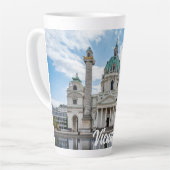 Karlskirche in Wien, Österreich Milchtasse (Linke Ecke)