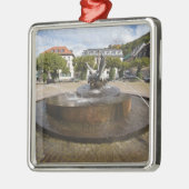 Karlsplatz, Altstadt Heidelberg Silbernes Ornament (Links)