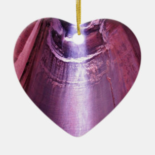 Karminrote Fälle Keramik Ornament