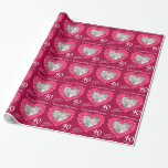 Karminroter Jahrestag der Ehefrau addieren Ihr Geschenkpapier<br><div class="desc">Hochzeitstag-Packpapier im Rot. Personifizieren Sie dieses Jahrestagspapier mit Ihrem eigenen Foto- und Ehefraunamen und Jahrestagsjahr. Liest z.Z. zu meinem glücklichen Jahrestag liebe Ehefrau Joannas 40 Jahre. Schöner Rubinsteineffekt in einer Herzform druckte Grafiken 40. karminrotes Hochzeits-Jahrestagsverpackungspapierideal, um ein spezielles Geschenk für Ihre Ehefrau auf Ihrem 40. Jahrestag oben einzuwickeln, der traditionsgemäß...</div>