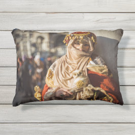 Karnevalsmaske im Nahen Osten in Venedig Kissen Für Draußen