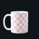 Karo Baby Pink und White Checkerboard Muster Kaffeetasse<br><div class="desc">Prüfmuster - Hellrosa und weiße Schachbrett.</div>